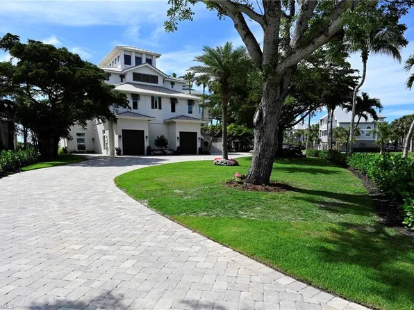 104 Anguilla LN, BONITA SPRINGS, FL 34134