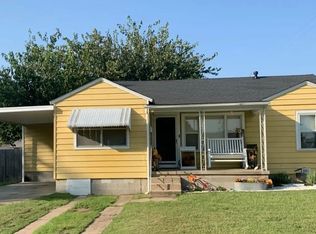 902 Summitt St, Henryetta, OK 74437