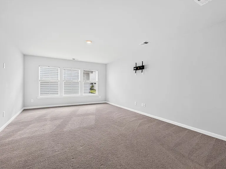 518 Yellow Leaf Ln — Photo 45