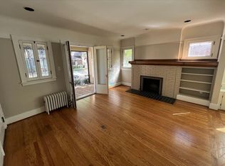 945-947 Nottingham Rd, Grosse Pointe Park, MI 48230