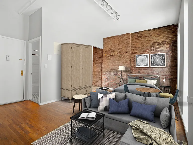 592 9th Ave #2A — Photo 3