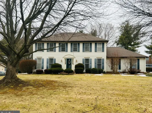 311 Carter Moir Dr, Lancaster, PA 17601