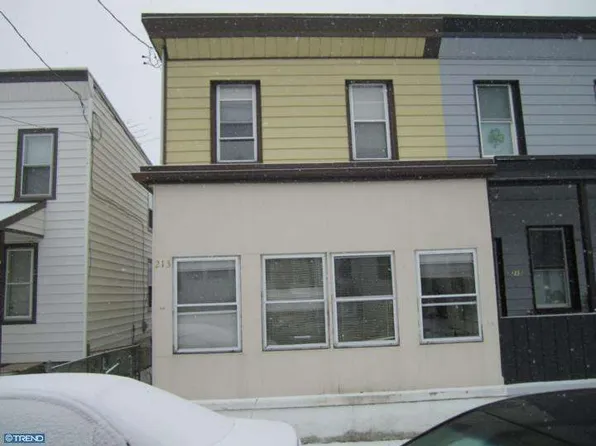 213 W 9th St, Chester, PA 19013