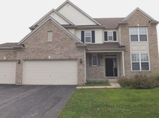 805 Kelley Dr, North Aurora, IL 60542