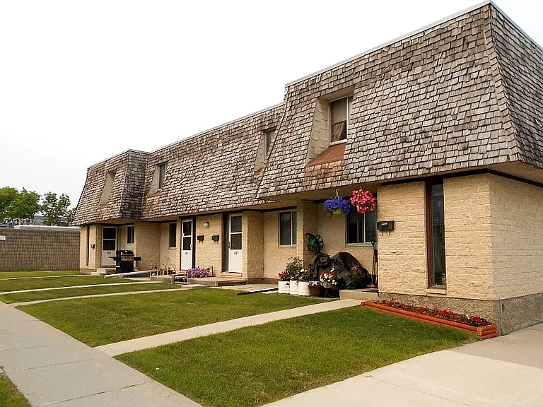 120 Baylor Ave — Photo 1