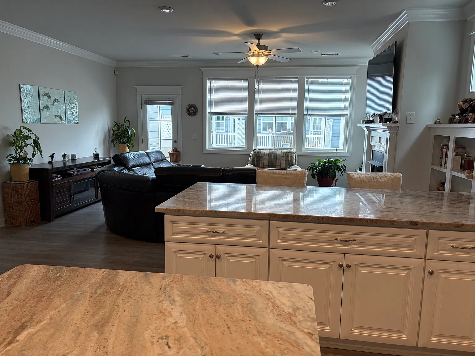 3 bed, 2000 sqft, $3,500 — Photo 4