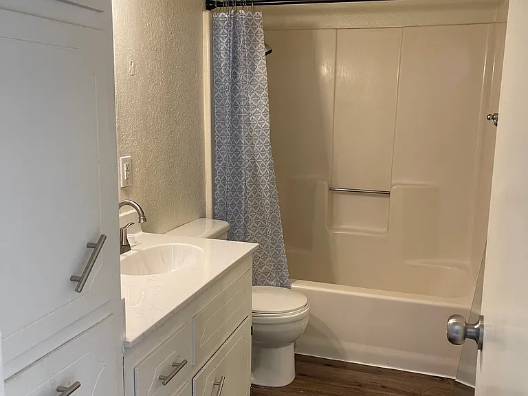 1702 Kirk Ave #104 — Photo 9