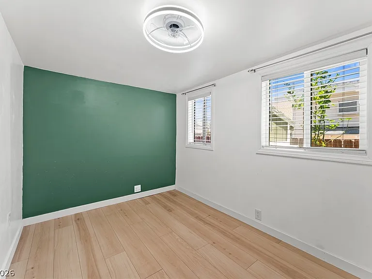 605 L Ave — Photo 31