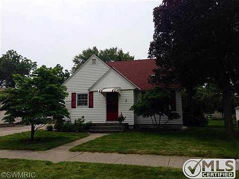 1st image of 320 W 21st St