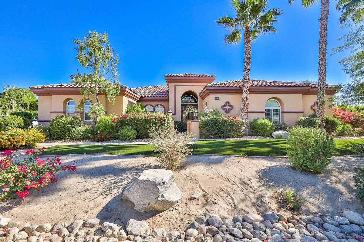 49700 Gila River Street — Photo 1