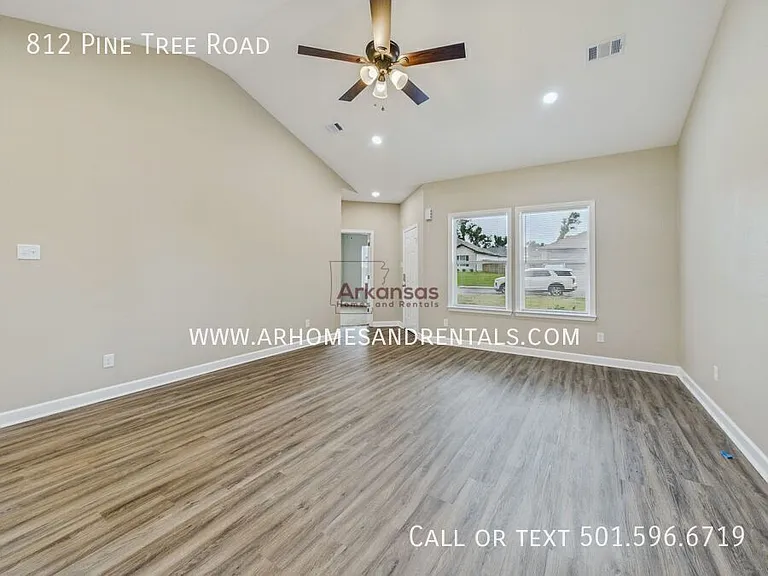 812 Pine Tree Rd — Photo 3