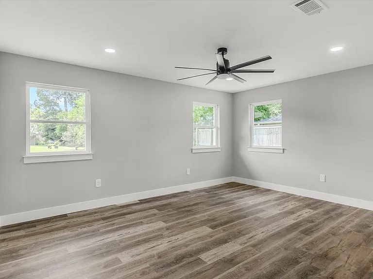 4615 Barton Ln — Photo 15