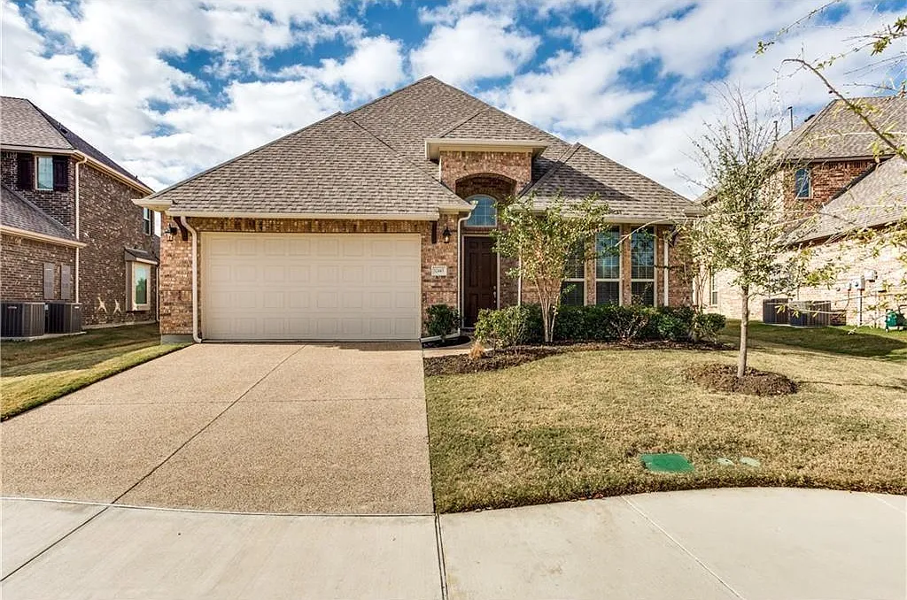 4 bed, 2877 sqft, $3,200 — Photo 1