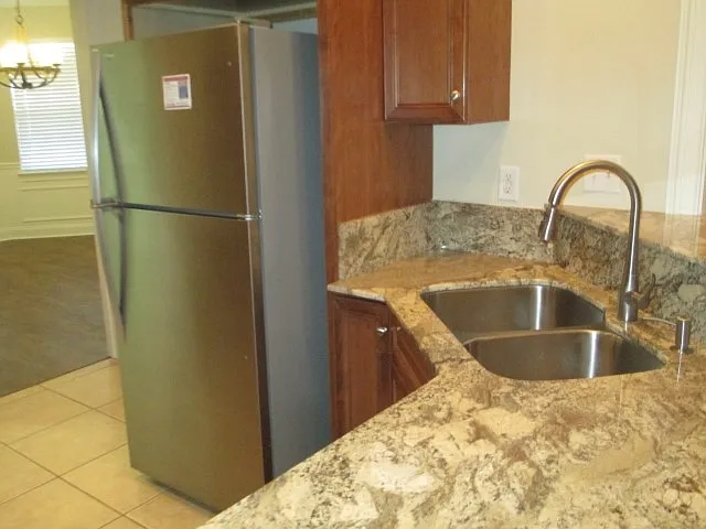 714 Dove Creek Cir — Photo 3