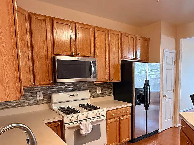 10404 Damascus Park Ln — Photo 6