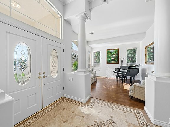 3rd image of 1009 Wealdshire Ct