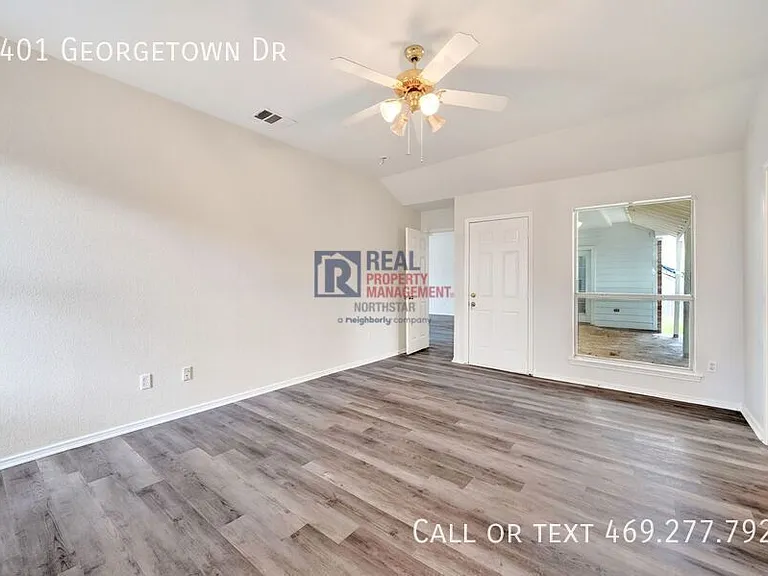 3401 Georgetown Dr — Photo 16