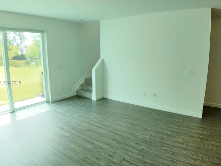 4612 Hollister Ave — Photo 30