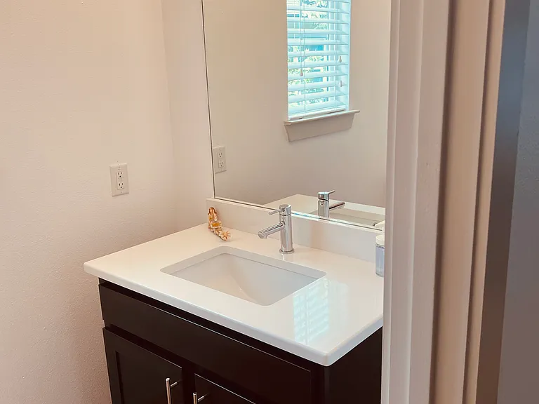 2101 Town Centre Dr — Photo 3