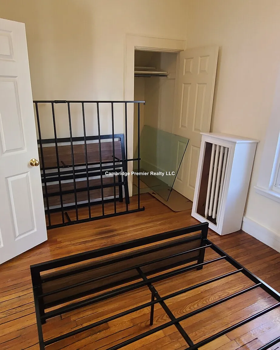 2 bed, 1000 sqft, $3,000 — Photo 3