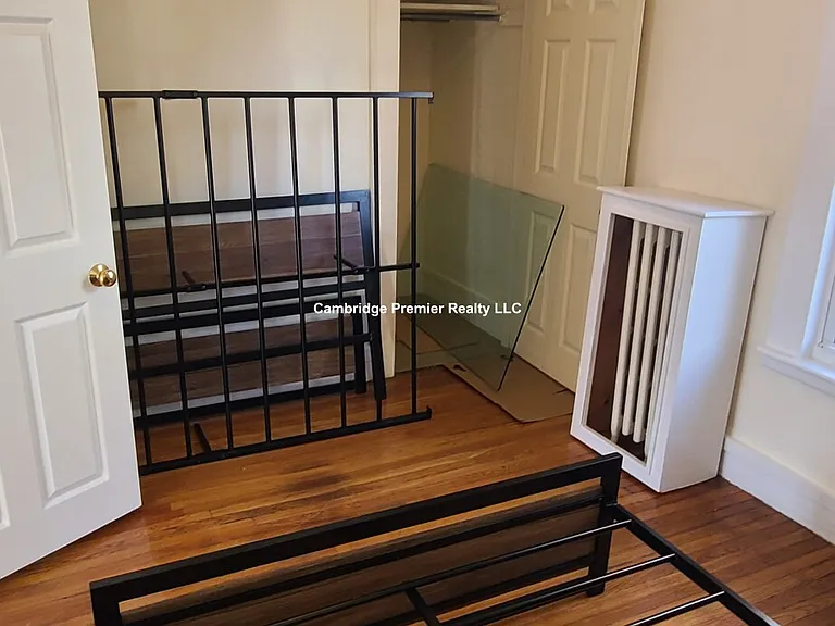 543 Broadway — Photo 7