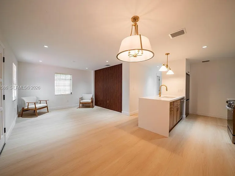 1550 S Greenway Dr — Photo 10
