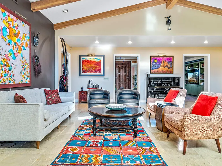 Great room facing foyer.