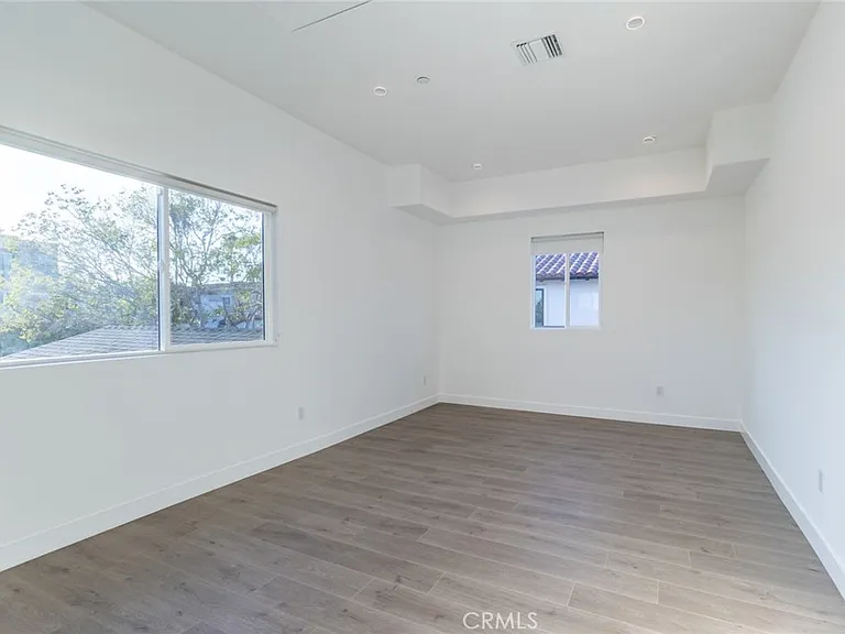 1480 S Durango Ave — Photo 30