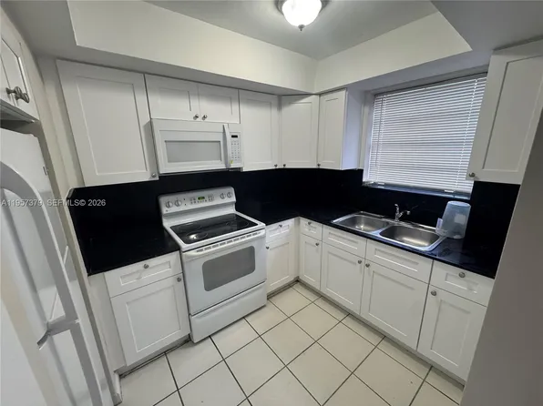 1370 NE 119th St, Miami, FL