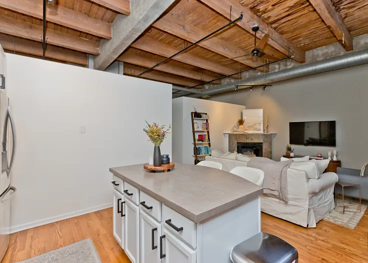 215 N Aberdeen St #403B — Photo 7