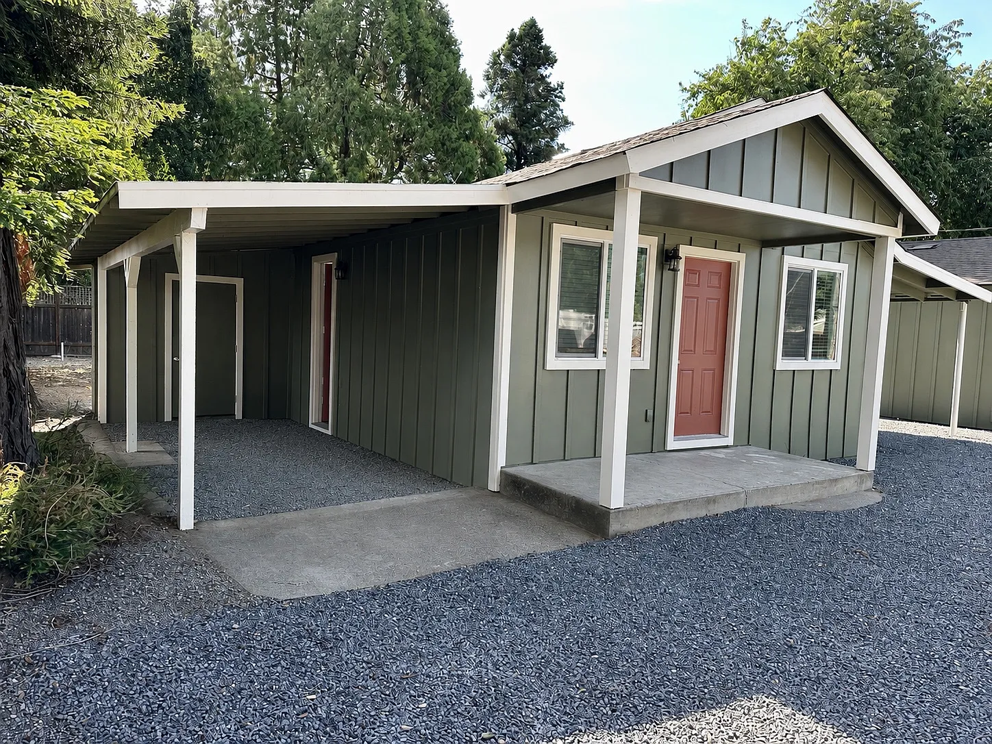 2 bed, 650 sqft, $2,450 — Photo 1