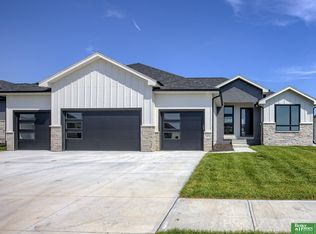5419 N 212th St, Elkhorn, NE 68022