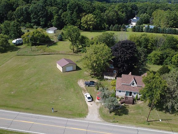 2nd image of 3683 Lake Pleasant Rd