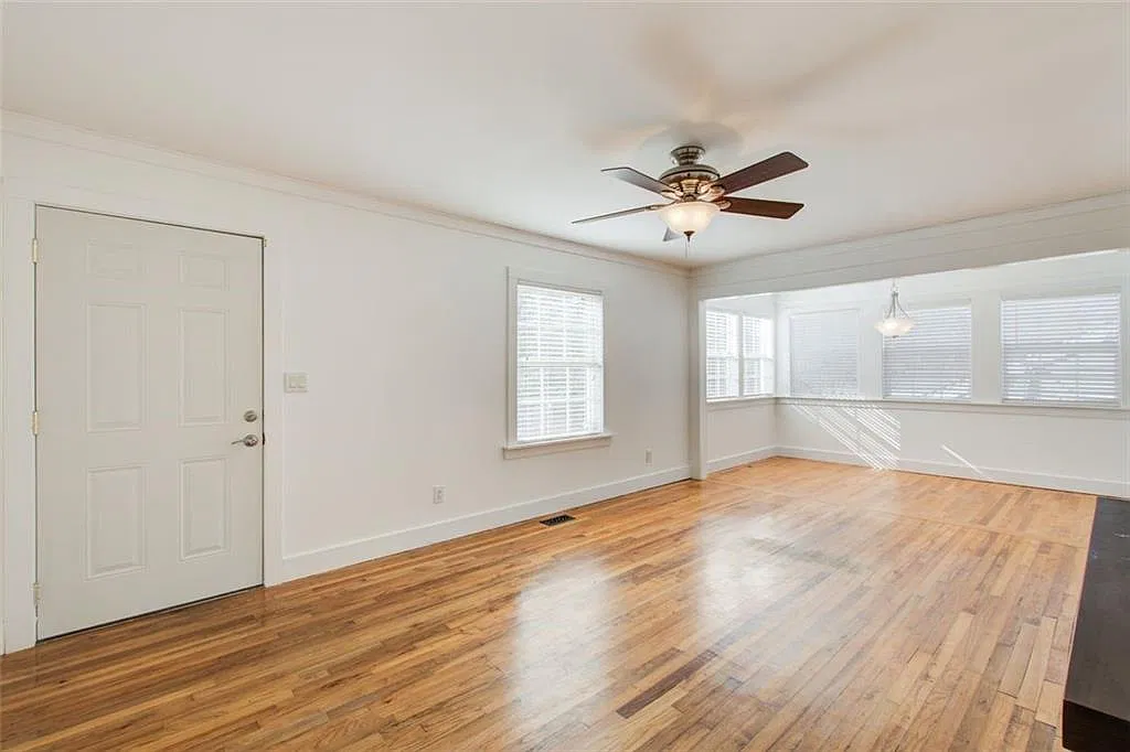 2 bed, 2.0 bath, 1093 sqft, $2,500 — Photo 2