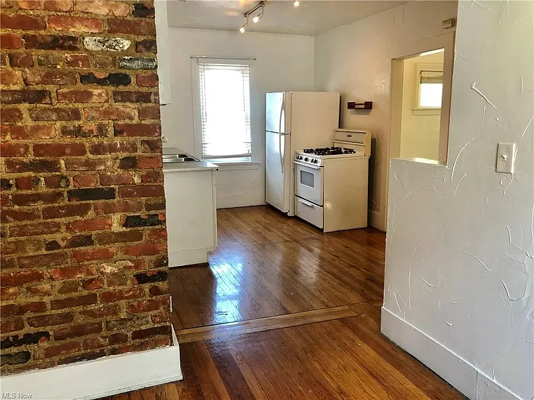 4221 Whitman Ave — Photo 5