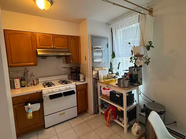 32 Market St #3 — Photo 7