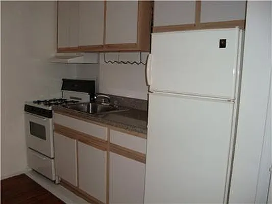 Rented by Luxor Homes & Investment Realty | media 31