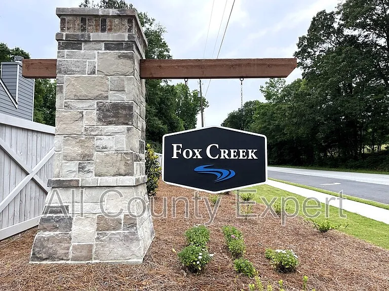 414 Fox Creek Dr — Photo 23