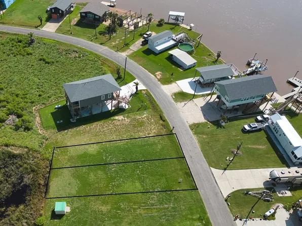 552 Private Road 675, Bay City, TX 77414