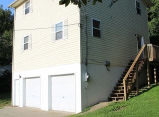 42 Hickory St, Athens, OH 45701