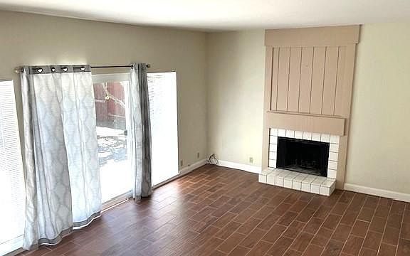 3rd image of 932 W Olive Ave