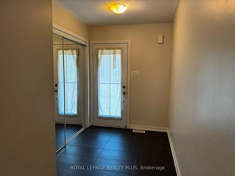 4 Prestwick St — Photo 3