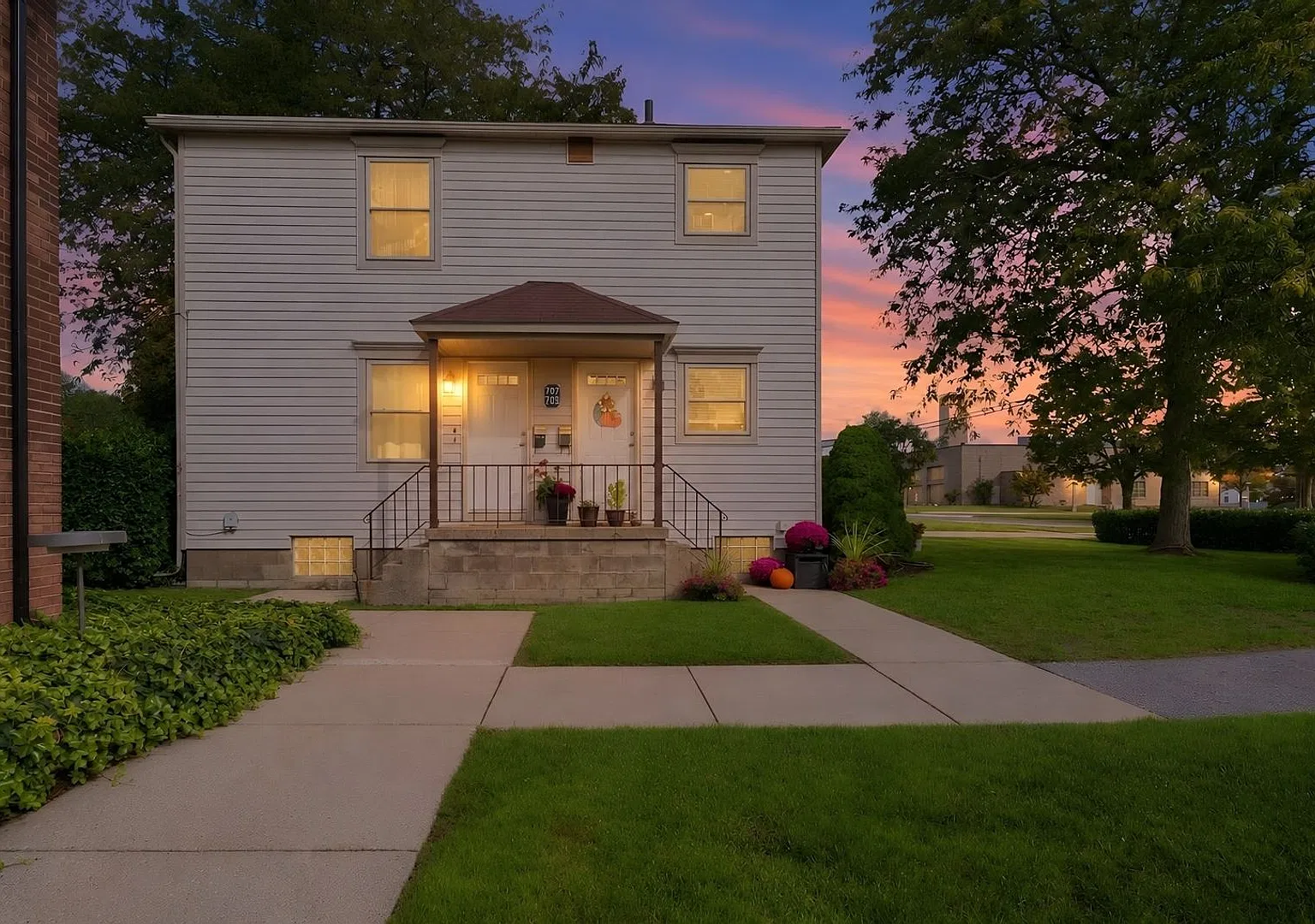 Charming 2BR Condo in Grand Haven — Photo 4