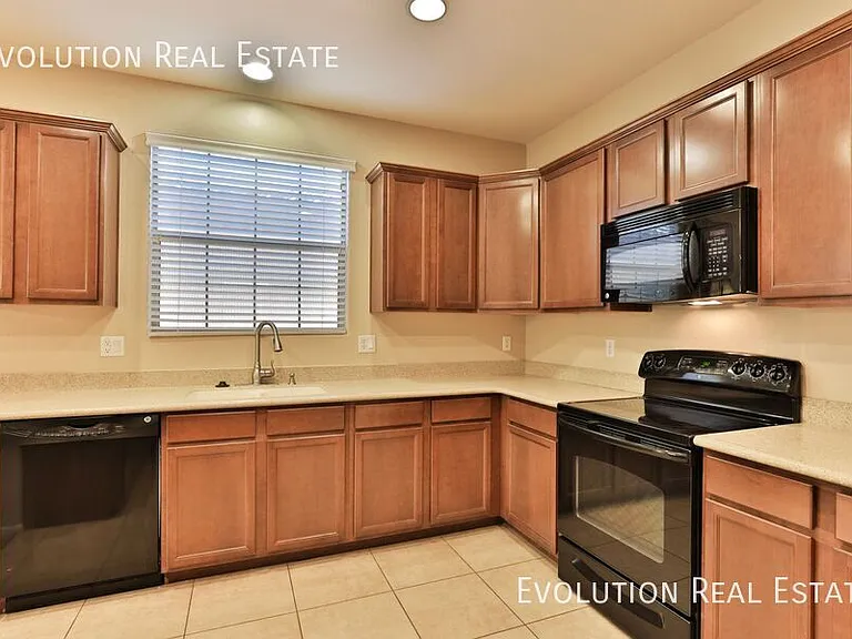 3067 E Palmdale Ln — Photo 10