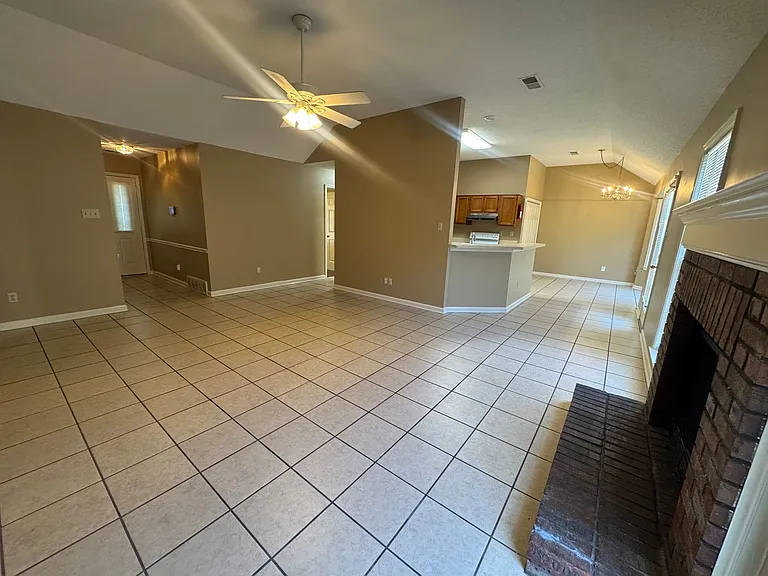 7822 Guthrie Ln — Photo 4
