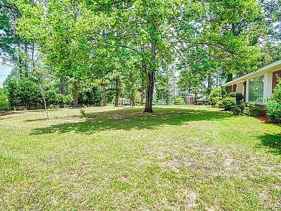 2nd image of 1837 Curtis Dr