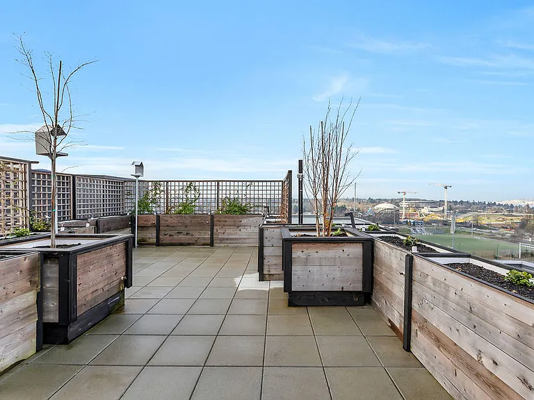 3455 Hastings St E — Photo 24