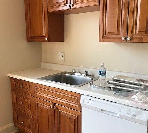 5th image of 1403 W Huron St #128