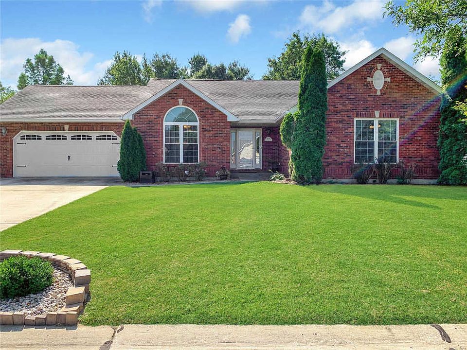 1st image of 1004 Meadow Lake Dr