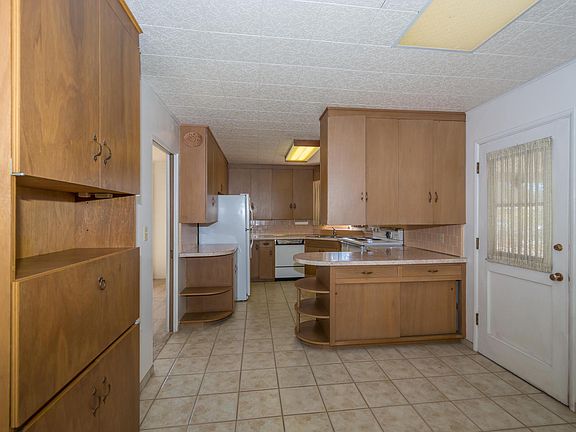 5th image of 4471 E 7th St